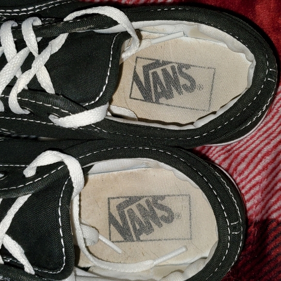 Back Vans - Picture 2 of 9